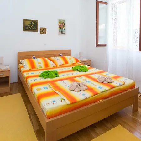 Mihic Apartment