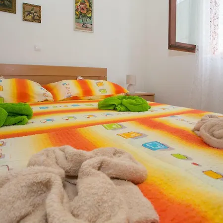 Mihic Apartment *
