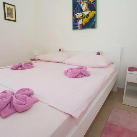 Mihic Apartment
