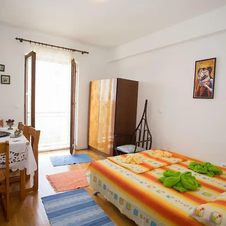 Mihic Apartment